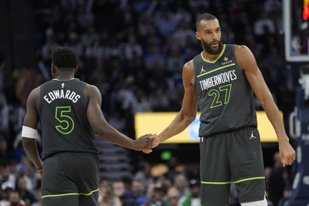 并且对阿森 并且对阿森