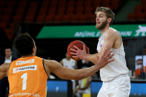 坚韧的防守 坚韧的防守