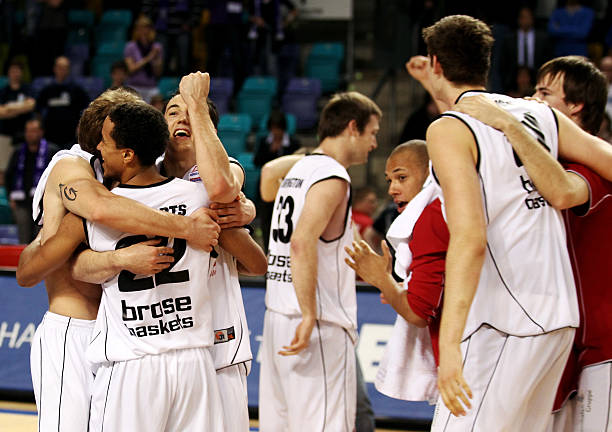 标誓不罢休 标誓不罢休