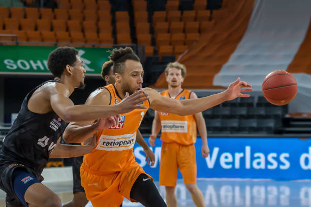 在对抗狼队 在对抗狼队